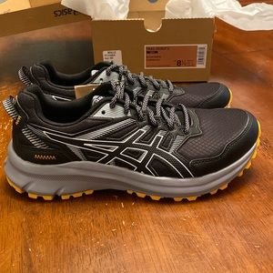 NIB Men’s ASICS Trail Scout 2 size 8.5